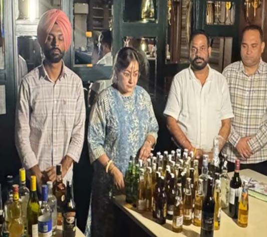 जालंधर में 3 ठिकानों पर एक्साइज विभाग की रेड।